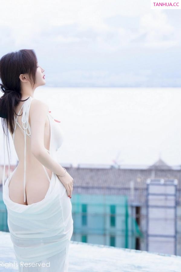 周妍希 奶瓶土肥圆 [XiuRen]高清写真图 2023.09.28 No.7461 Carol周妍希 长裙美臀第25张图片